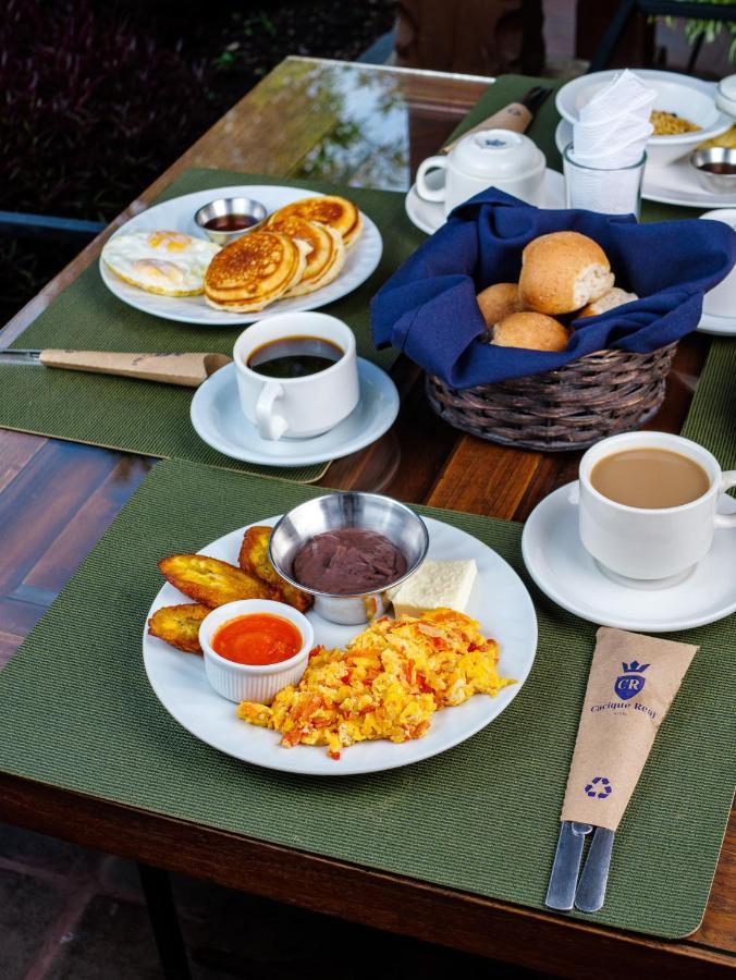 Hotel Cacique Real 안티구아 과테말라 외부 사진